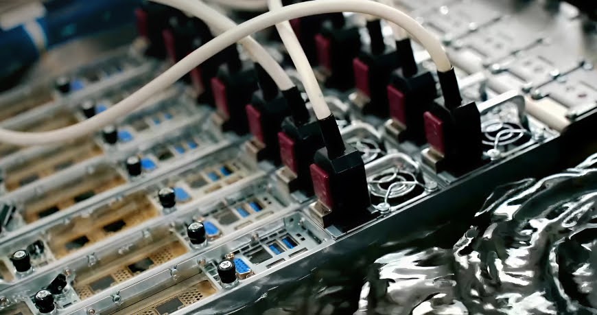 Технология иммерсионного охлаждения майнинг-устройств